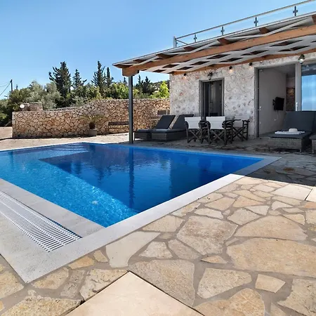 Villa Goudis Irida *